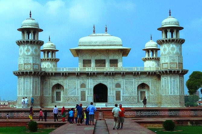 Delhi Agra day trip by Super fast Train includes.transfers,Train ticket,Guide - From your hotel to the station: how the day stays organized