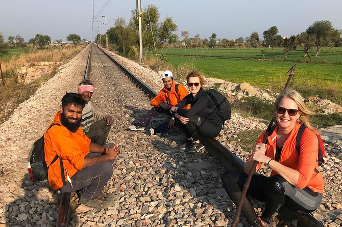 Delhi- Agra Long Distance Bicycle Trip - Accommodation and the smart use of the air-conditioned vehicle