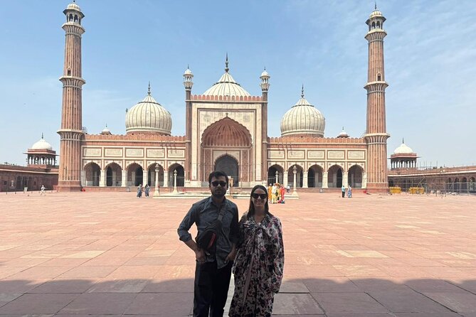 Delhi: Best 4 to 8 hour Old and New Delhi City Tour-All Inclusive - India Gate and the Parliament photo stop for a New Delhi contrast