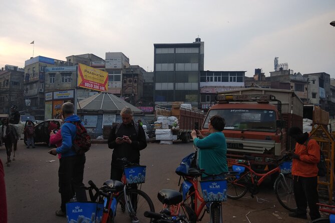 Delhi By Cycle & Old Delhi - Stop by stop: Turkman Gate, Chawri Bazar, Gadodia Market, and Chandni Chowk