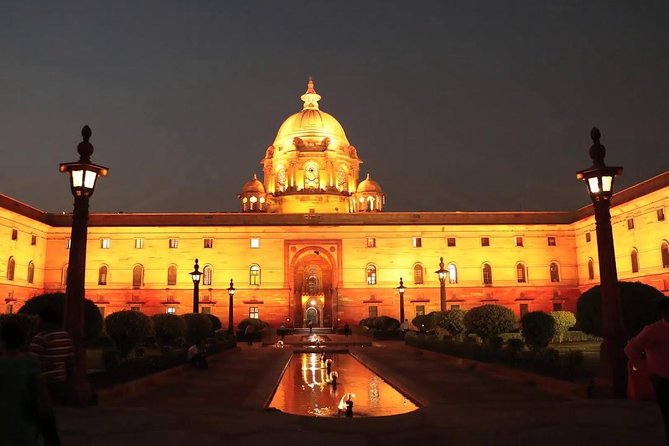 Delhi by Evening Tour with Private AC Car, Guide & Dinner - Birla Mandir and Gurudwara Bangla Sahib: two faiths, one evening rhythm