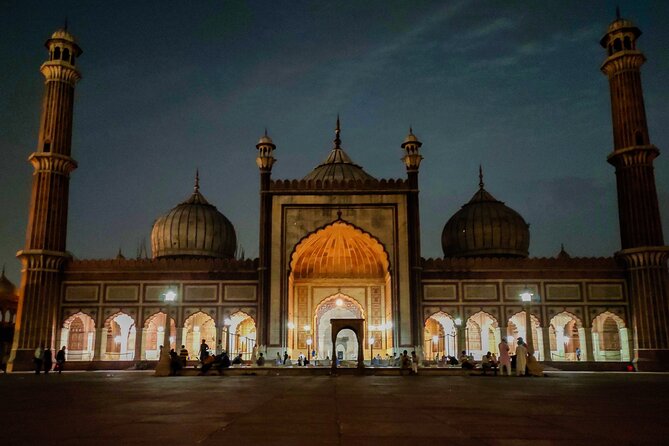 Delhi: Customized Full Day Tour of Old and New Delhi - Gurudwara Bangla Sahib: langar culture and a peaceful shift