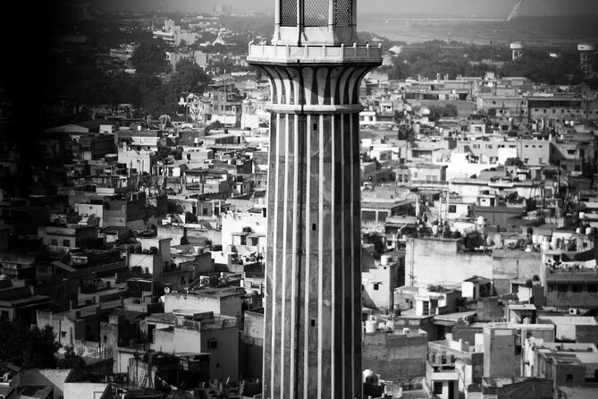 Delhi: Explore Old Delhi on Tuk Tuk with Shopping and Street Food - Stop 2, Jama Masjid with admission included (about 1 hour)