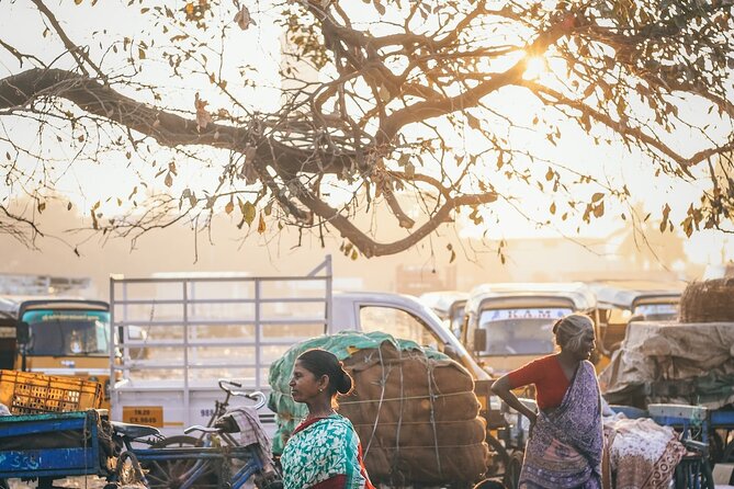 Delhi: Explore Old Delhi on Tuk Tuk with Shopping and Street Food - Stop 5 and Stop 6, Khari Baoli again and Ugrasen ki Baoli stepwell (15 minutes each)