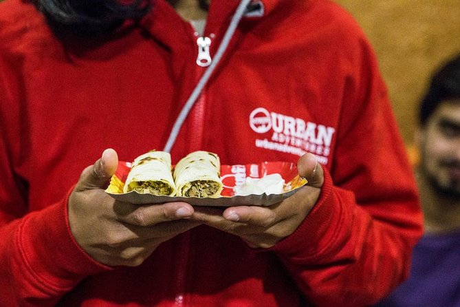 Delhi Food Walk: Rickshaw Ride, Street Eats & Market Tour - Momo’s Point: steamed dumplings and a comfort-food break
