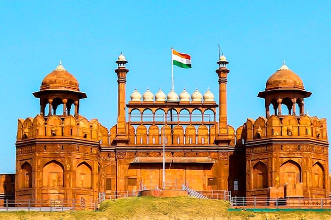 Delhi: Old and New Delhi Guided Full or Half-Day Tour - India Gate and Parliament House: quick picture breaks that change your perspective