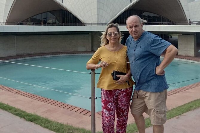 Delhi: Old and New Delhi Guided Private Tour - Old and New Delhi in one day, minus the stress