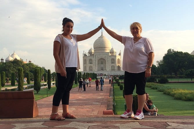 Delhi: Same Day Taj Mahal & Agra Fort Tour with Baby Taj & Lunch - Lunch at Courtyard Agra or a 5-star hotel: tasty, but watch the drink add-ons