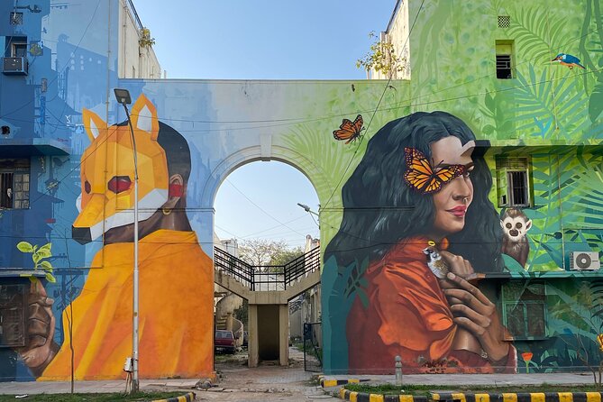Delhi Street Art Walk in Lodhi Art District with Chai & Food - Stop 2: Homemade chai and light bites, then a relaxed reset