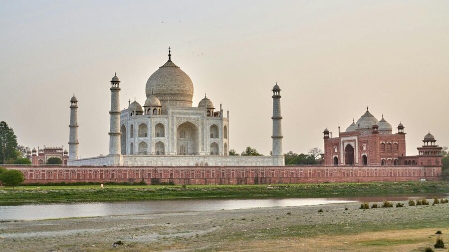 Delhi: Taj Mahal & Agra Fort Private Tour with Baby Taj - Private pickup and the car that fits your group