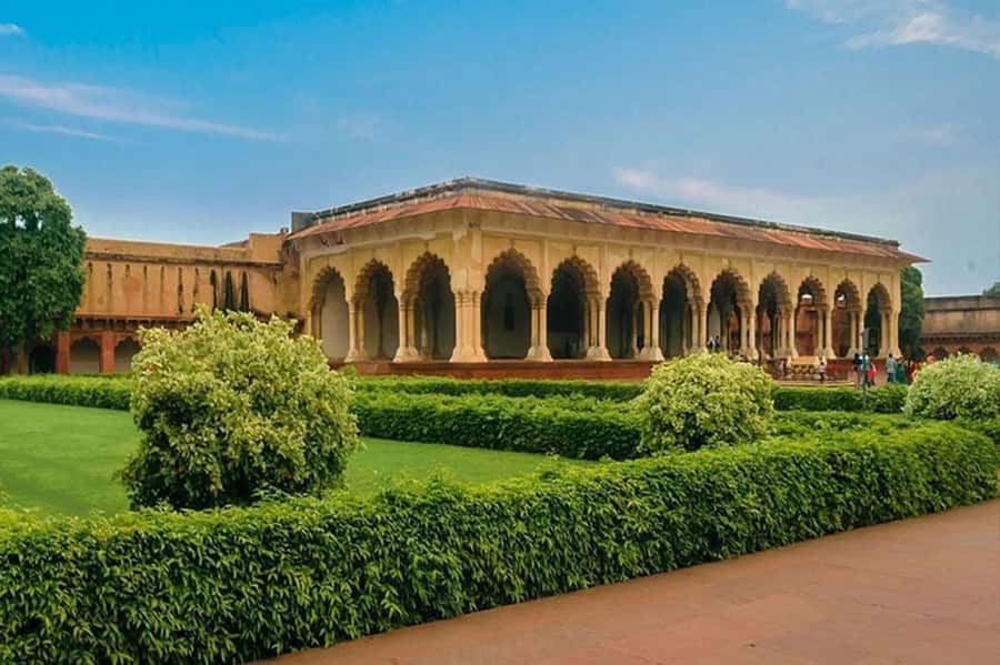 Delhi: Taj Mahal & Agra Tour by Gatimaan Express Train - Train meals and the end-of-day reset back to Delhi