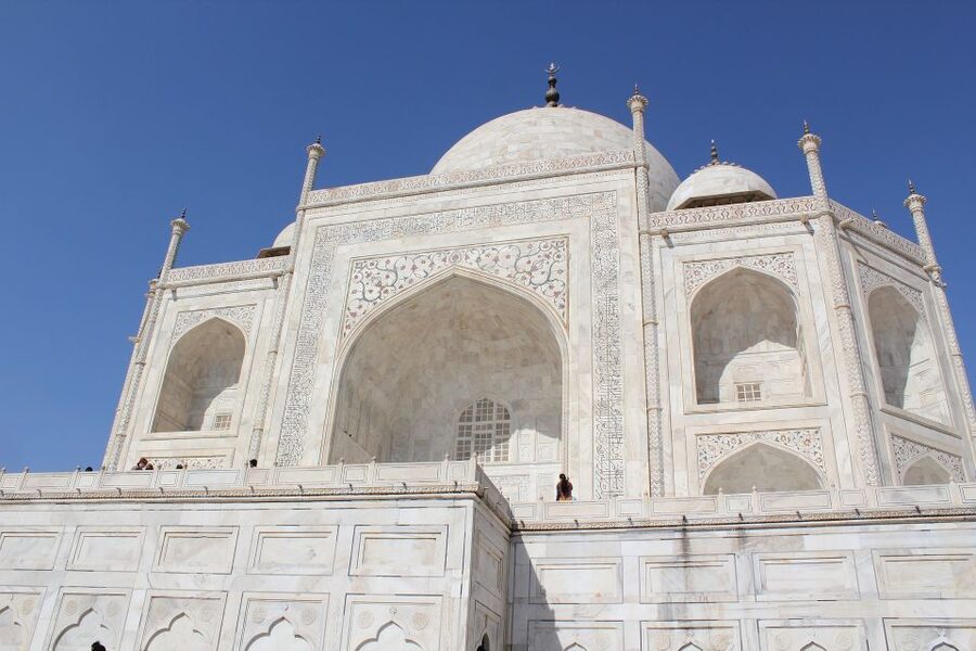 Delhi: Taj Mahal and Agra Private Day Trip with Hotel Pickup - The guides make or break this kind of day trip