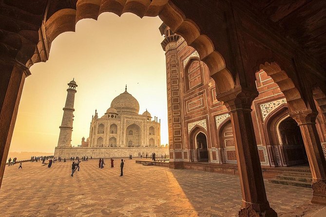 Delhi to Agra Taj Mahal Private Day Trip by Superfast Train - Arrival in Agra: Quick Refresh, Then Straight to the Taj