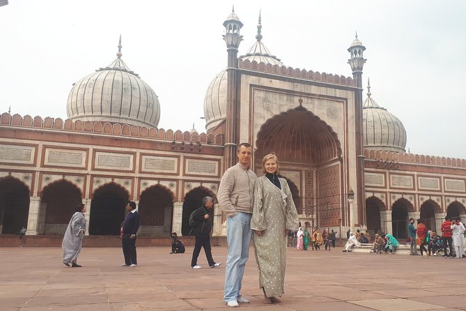 Delhi Tour with private car and local guide full day - Jama Masjid: Shah Jahan’s Grand Mosque and the Feeling of Old Delhi