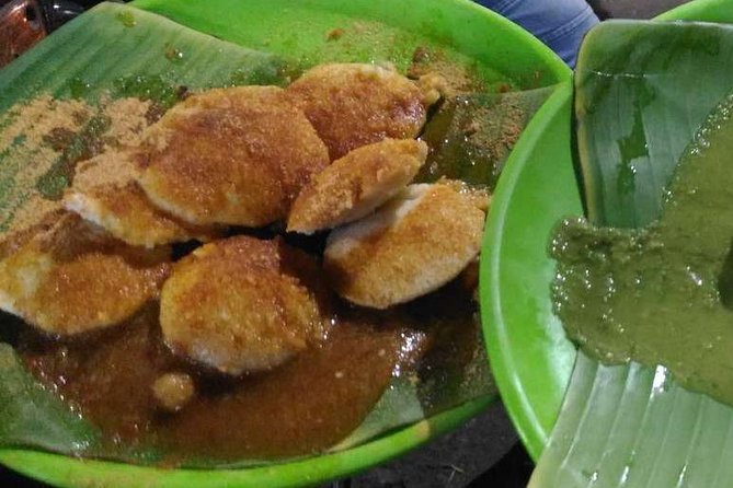 Delicious Food Trail: Explore Sowcarpet Market's Culinary Delight - Stop 2: Sowcarpet Market lanes, narrow streets, and the real everyday rhythm