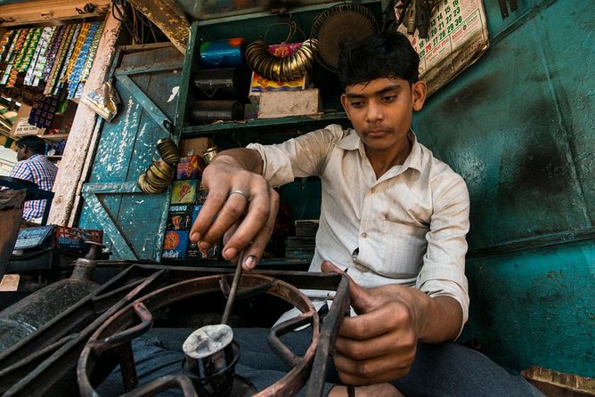 Dharavi- Asia's largest Slum tour with local guide from Dharavi - Guides and the social side: why names keep coming up