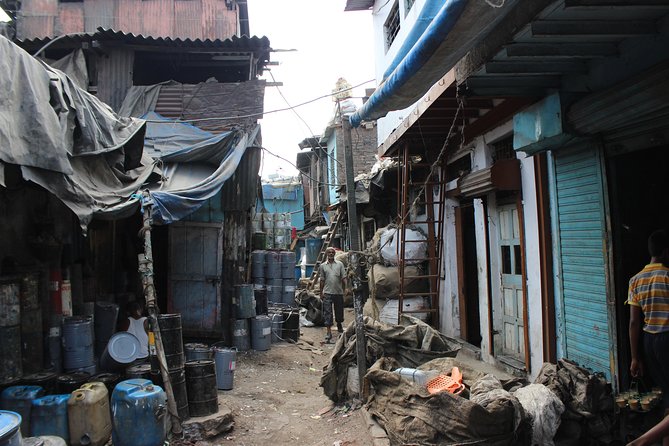 Dharavi- Asia's largest Slum tour with local guide from Dharavi - Photo rules, street reality, and how to be a good visitor