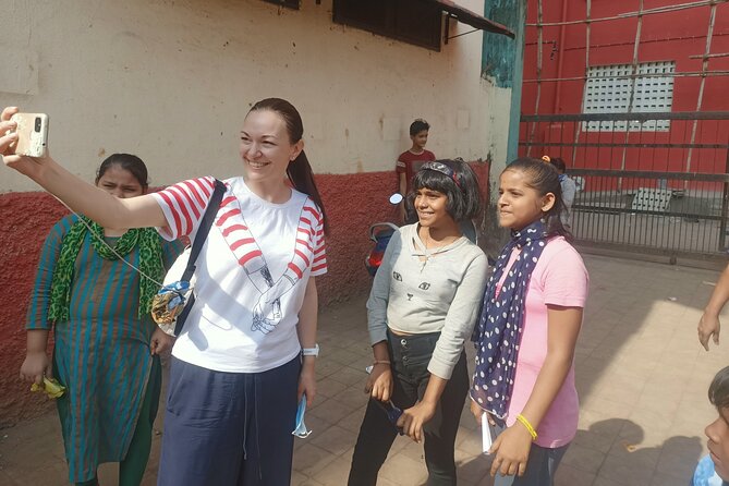 Dharavi Slum Tour - Stop 2 at the office: a debrief and a cold drink