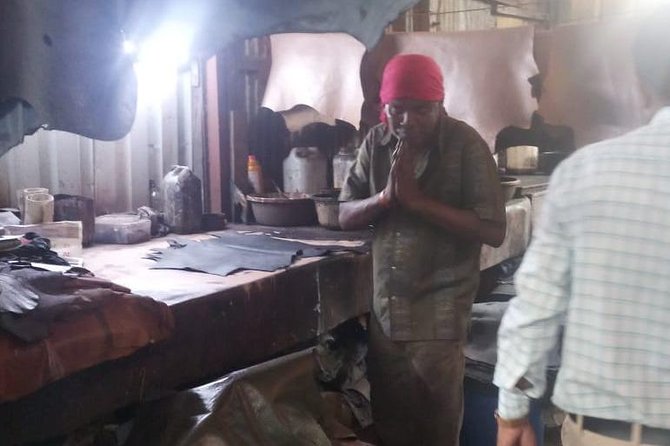 Dharavi Slum Tour with Laundry And Hotel Transfer (South Mumbai) - Private vehicle, local driver-guide, and the value of not getting lost
