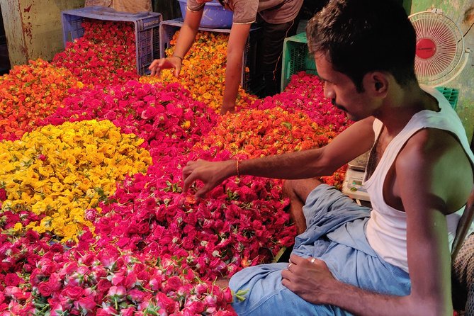 Discover Georgetown: Guided Bazaar Walk Through Vibrant Markets - Sowcarpet: older lanes and the trade engine behind the neighborhood