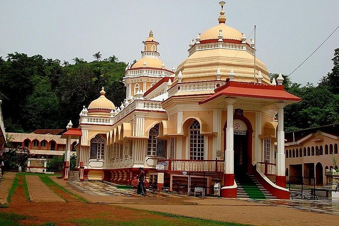 Discover Goa: A Full-Day Private City Tour - Hotel pickup at 9:00 AM, bottled water, and AC comfort