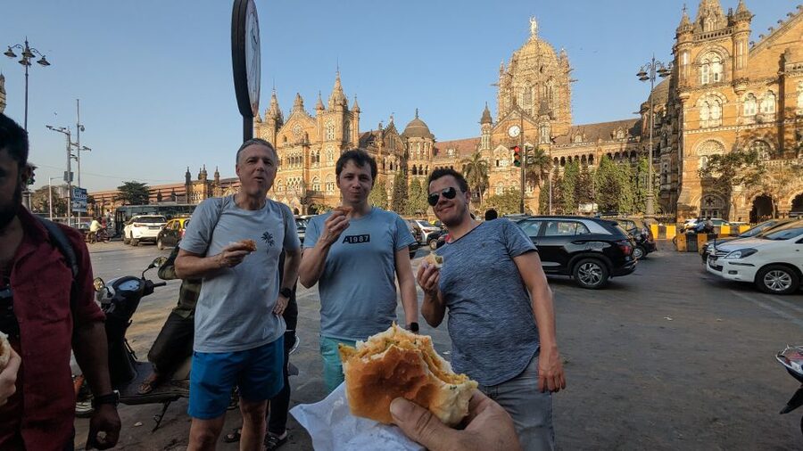Discover Mumbai's street & beach with Vegetarian food tour - What you should bring, and how to not mess up the plan
