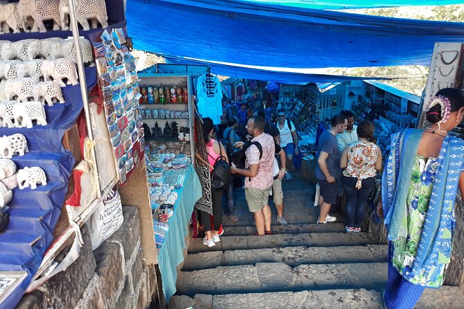 Elephanta Caves and Mumbai City Half-Day Tour including Guide - Getting Oriented: Gateway of India, Then the Ferry to Elephanta Jetty