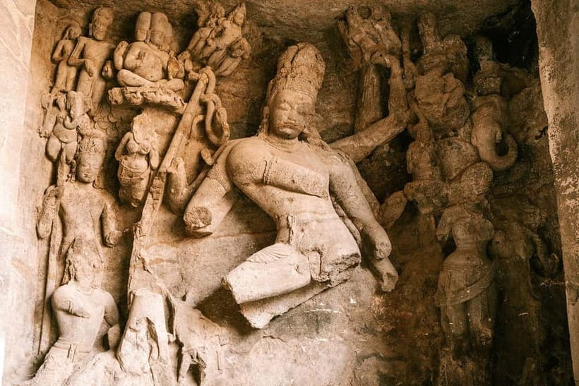 Elephanta caves tour in Mumbai - Group & Private Options - Inside the caves: Trimurti, Shiva carvings, and the layout you should notice