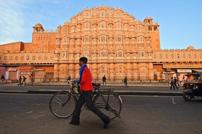 Exclusive North India with Varanasi (Delhi-Jaipur-Agra-Orcha-Kamasutra Temple) - Qutub Minar: a quick UNESCO stop with a clean time block