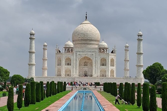 Exclusive Sunrise Taj Mahal Excursion from Delhi all Inclusive - The Delhi to Agra ride: what you gain by staying in a car