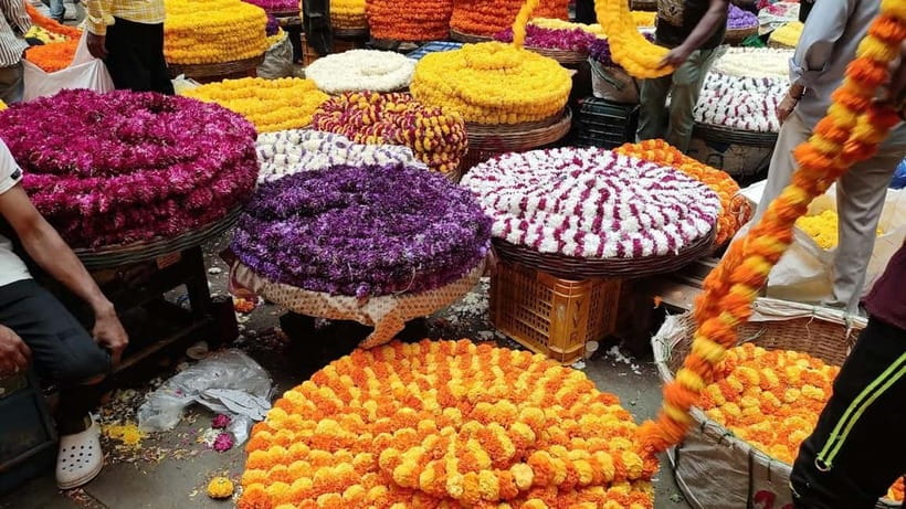 Experience Bangalore - Evening City Walk Tour & Market Visit - KR Market by Metro: Flowers and Fruit Up Close, Not Just From Photos