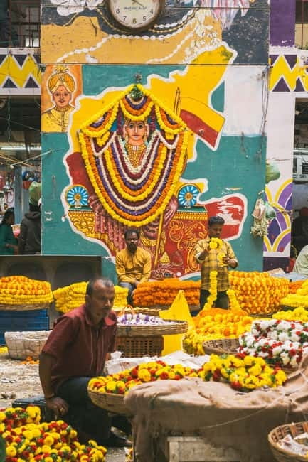 Experience Bangalore - Evening City Walk Tour & Market Visit - Guide Quality Is the Real Value, and It Shows in the Details