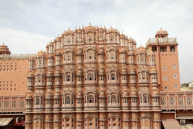 Experience the Best of Jaipur on a Full-Day Sightseeing Tour - Getting picked up and staying cool in Jaipur traffic