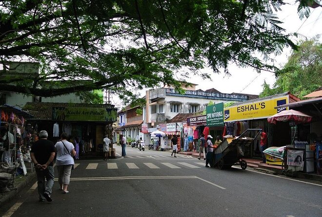 Explore Kochi by Tuk Tuk (book 1 adult & 2 go free (local only) - Key points worth clocking before you go
