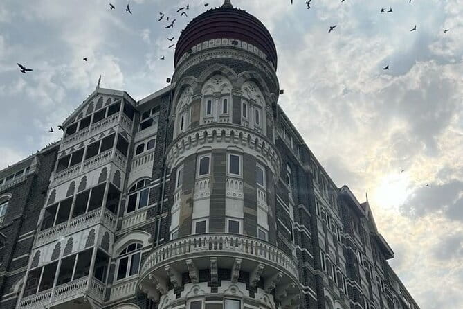 Explore Mumbai Iconic Landmarks and Hidden Gems - Marine Drive, the Queen’s Necklace lighting if timing works