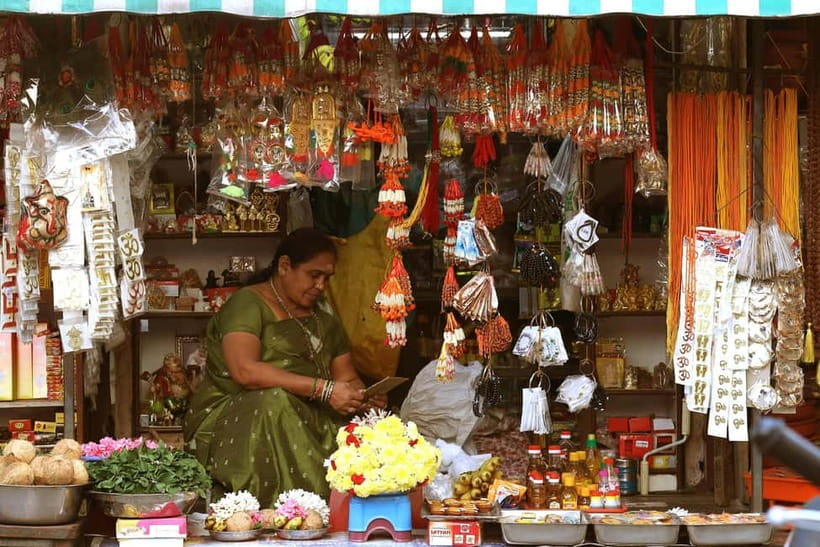 Exploring Chennai Bustling Markets: Guided Tour by Foot - Meeting at King George V Statue, then slipping into old trading streets