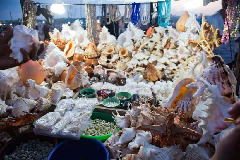 Exploring Chennai Bustling Markets: Guided Tour by Foot - Crossing the street and handling crowds safely (what to expect on foot)