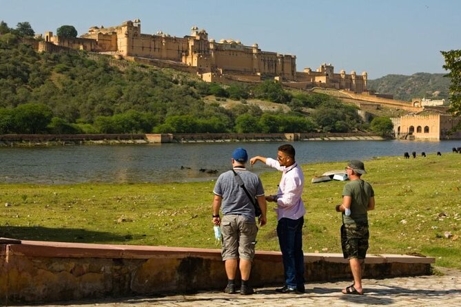 Four-Day Luxury Golden Triangle Tour to Agra & Jaipur From Delhi - Day 1 in Delhi: Old Delhi Corners, Mughal Monuments, and New Delhi Icons