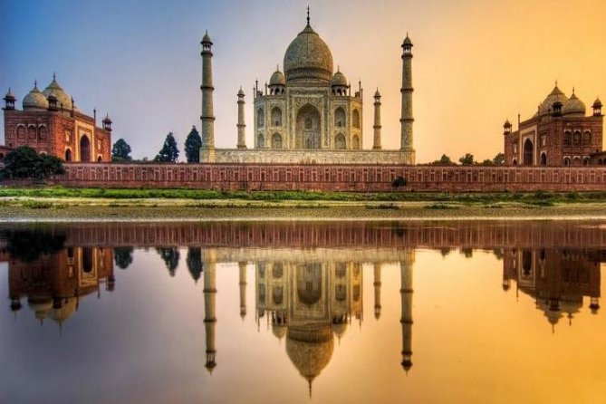 Four-Day Private Luxury Golden Triangle Tour to Agra and Jaipur From New Delhi - Delhi Day: Qutub Minar, Lotus Temple, India Gate, and the Presidential District