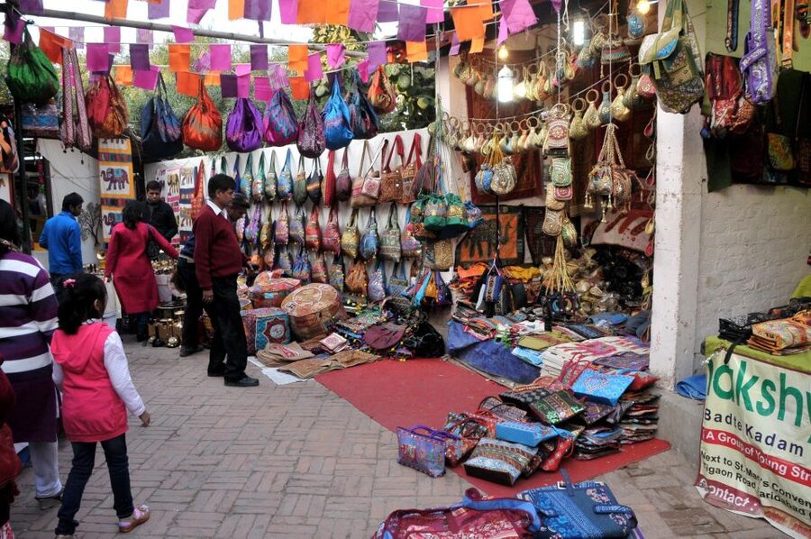 From Agra: Agra Heritage Walking Tour - Kinari Bazar and Seth Gali: snacks, history stories, and smart browsing