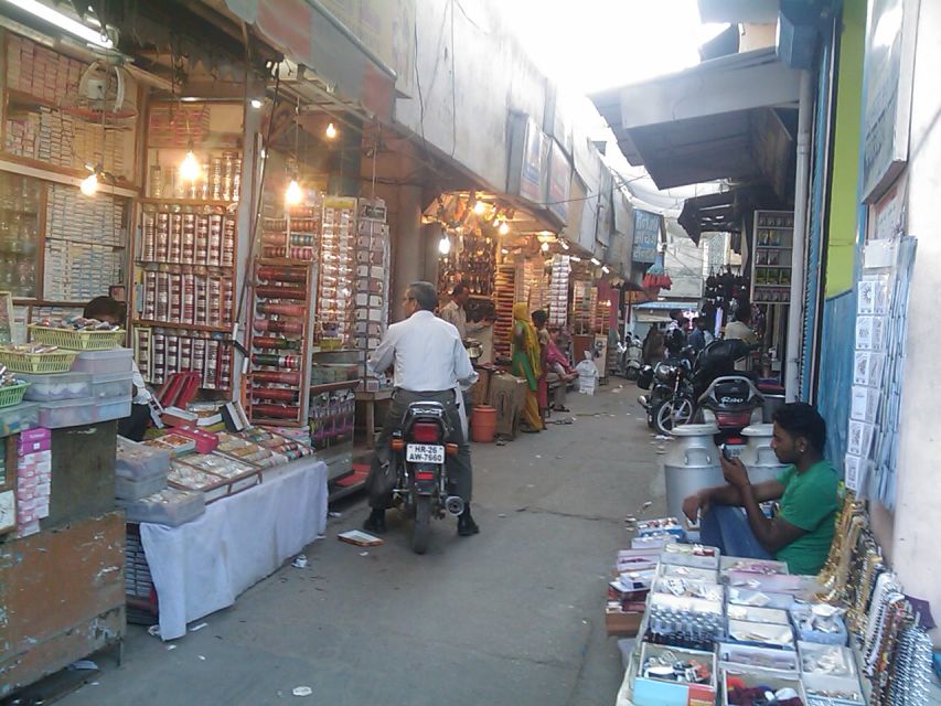 From Agra: Agra Heritage Walking Tour - Should you book the Agra Heritage Walking Tour?