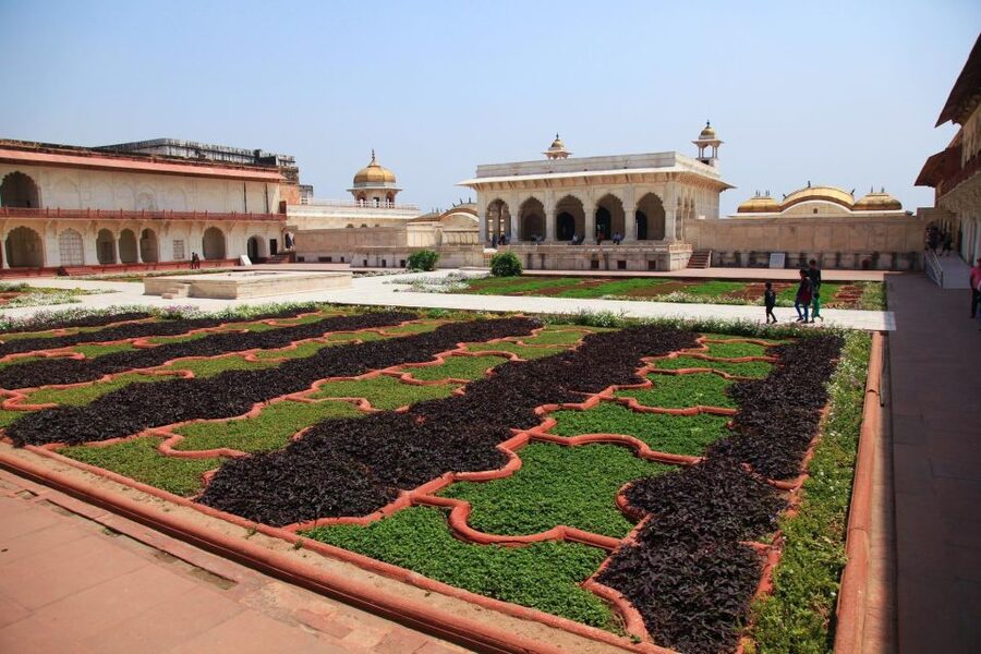 From Agra: Half Day Sunrise Tour of Taj Mahal with Agra Fort - Dress code, shoes, bags, and the Friday Taj Mahal reality