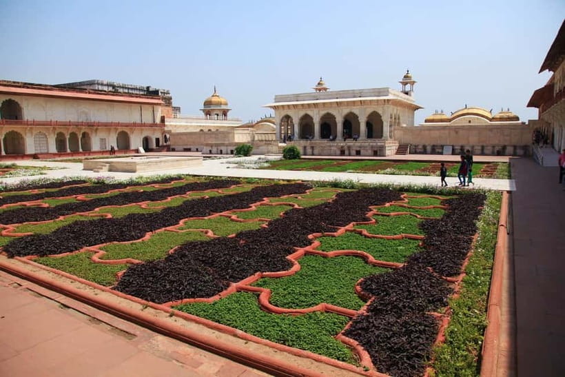 From Agra: Half Day Sunrise Tour of Taj Mahal with Agra Fort - Skip the ticket line: why it helps in Agra