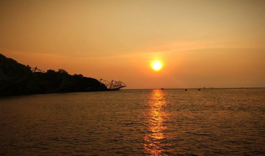 From Cochin: Fort Kochi and Mattancherry Sightseeing Tour - Santa Cruz Basilica: frescoes, murals, and Christ stories in paint