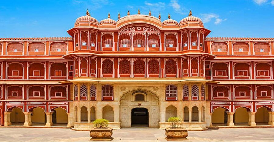 From Delhi: 2-Day Jaipur Private Guided Tour - Lunch and leisure time: the real secret is what you do between monuments