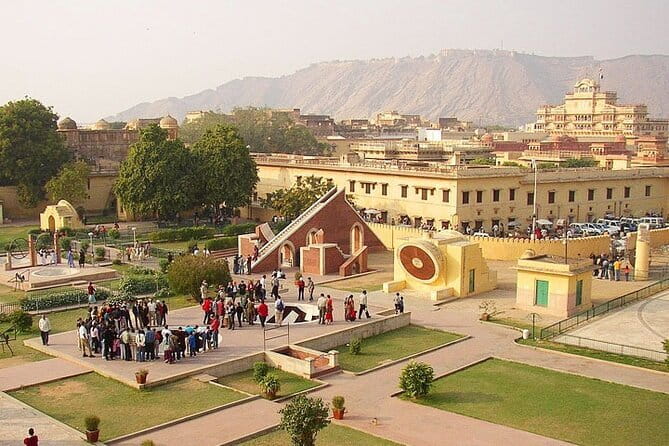 From Delhi : 3 Day Private Luxury Golden Triangle Tour By Car - Day 1 in Delhi: Qutub Minar, Humayun’s Tomb, and Old Delhi by foot