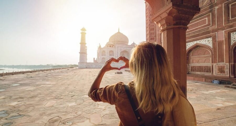 From Delhi/Agra: Taj Mahal Tour with Rental Saree Experience - Why dressing up for the Taj Mahal changes everything