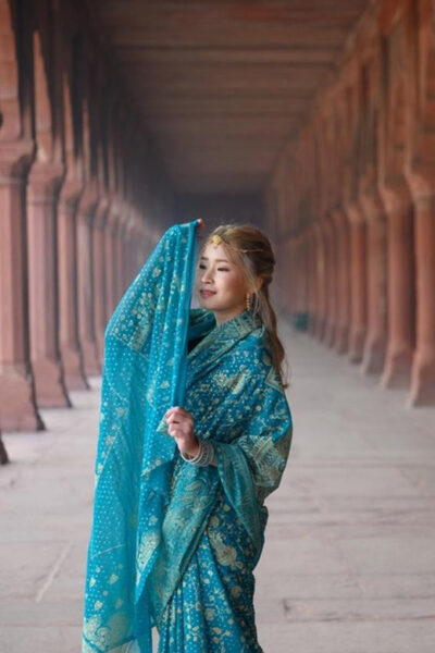 From Delhi/Agra: Taj Mahal Tour with Rental Saree Experience