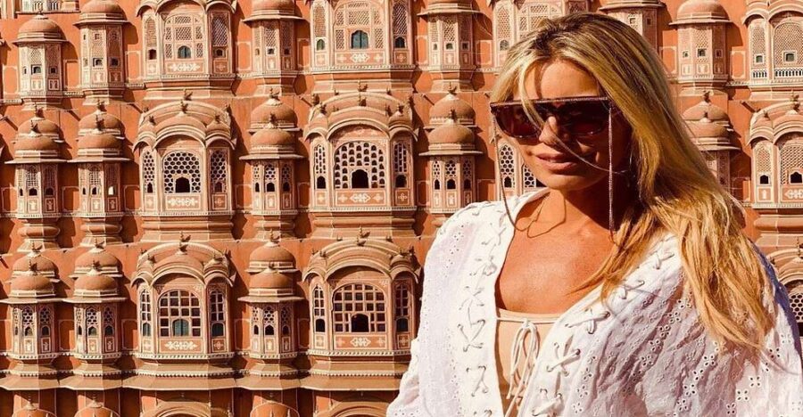 From Delhi: All-Inclusive Same-Day Jaipur Tour By Car Tour - Guides can make or break a day, and here you have options