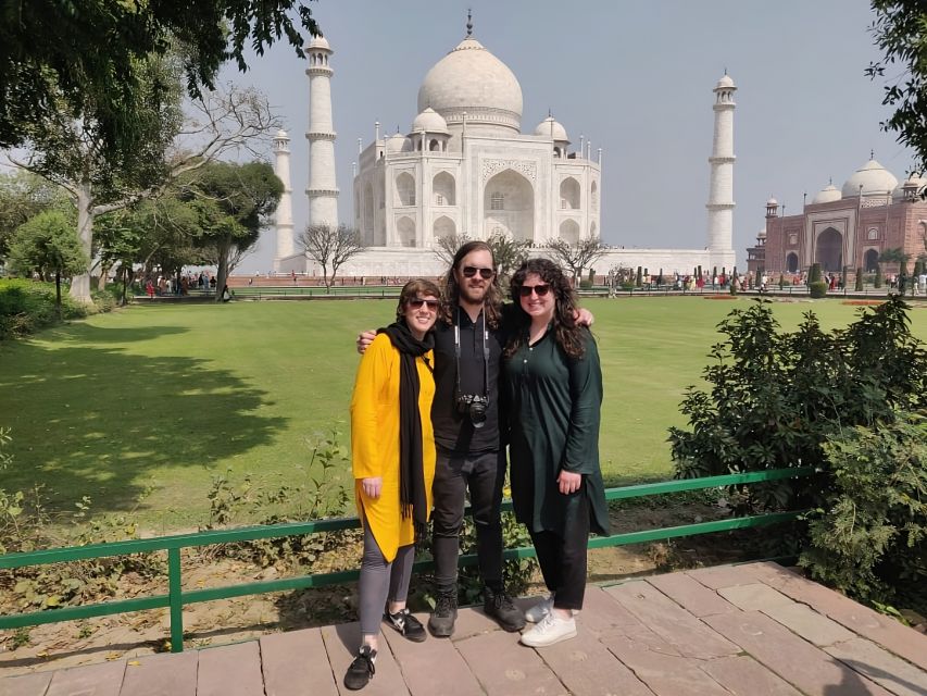 From Delhi: All-Inclusive Taj Mahal Day Tour with transfers - Door-to-door transfers that reduce the Agra headache